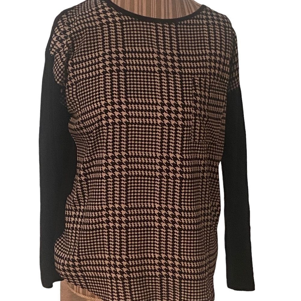 Michael Kors size medium top excellent condition see pics great shirt